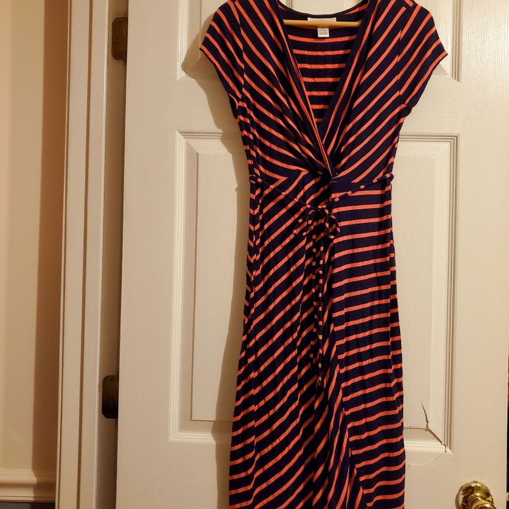 Maternity/nursing knee length dress